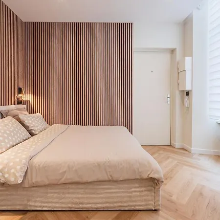 Elegant In Petite France Apartment